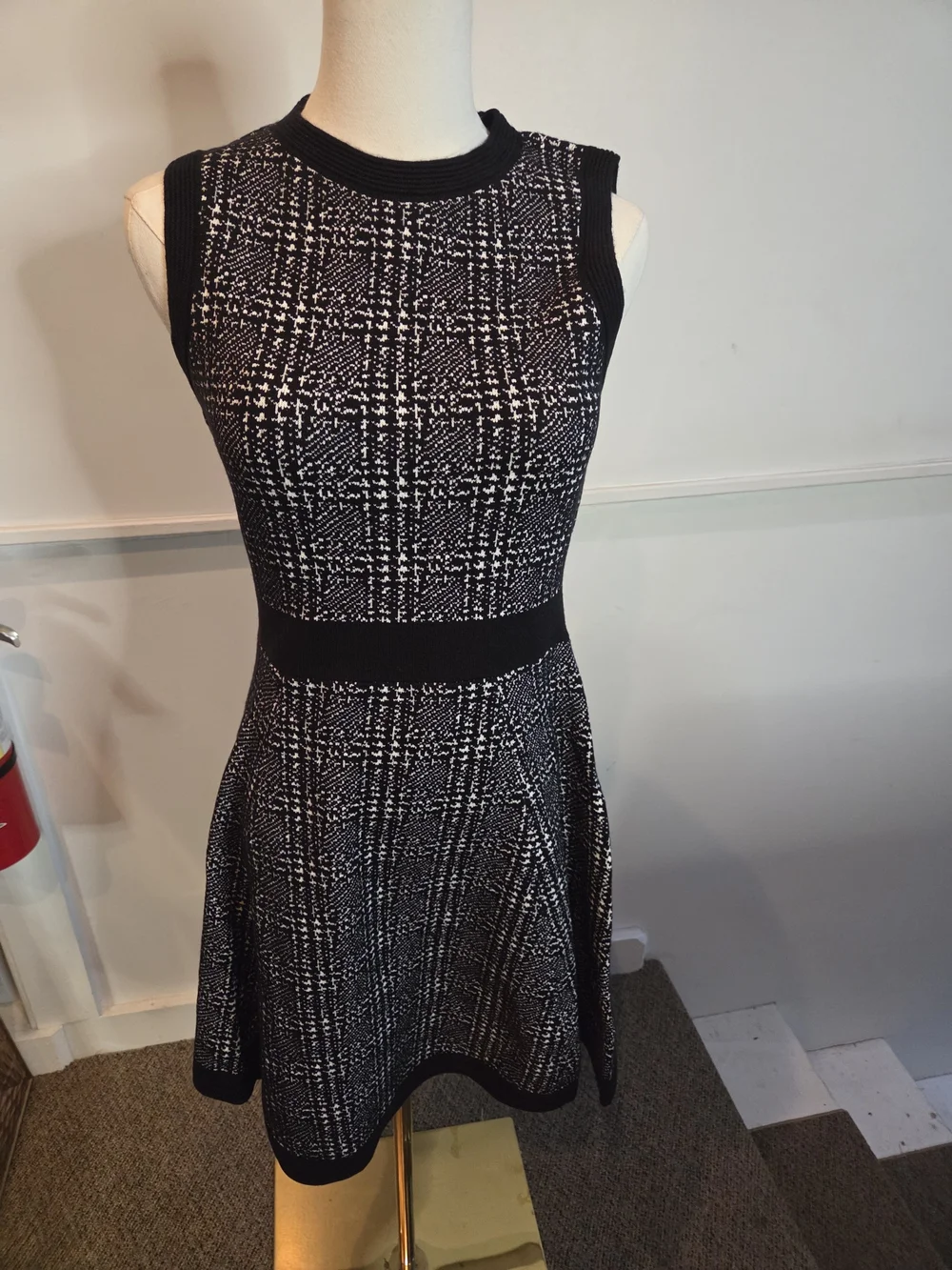 kate spade Black and White Sleeveless Fit-and-Flare Knit Dress xs